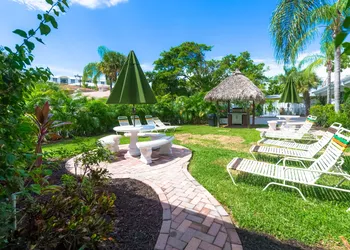 Tropical Beach Resorts hotel thumbnail 4