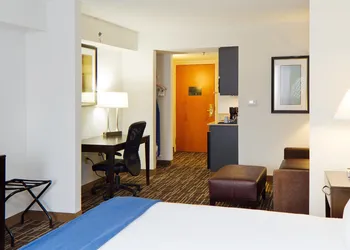 Holiday Inn Express & Suites Greenville - Downtown by IHG hotel thumbnail 3