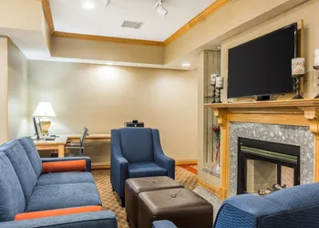 Comfort Inn & Suites Mishawaka - South Bend hotel thumbnail 4