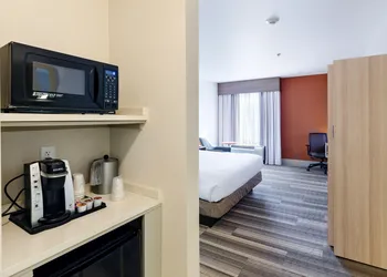 Holiday Inn Express Lexington by IHG hotel thumbnail 3