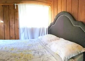 Rundle Chalets hotel thumbnail 2