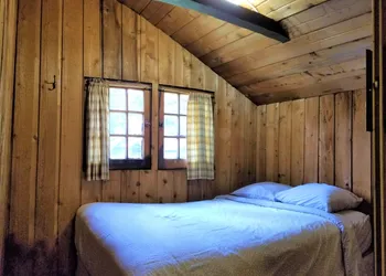 Rundle Chalets hotel thumbnail 3