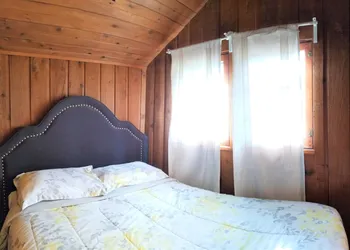 Rundle Chalets hotel thumbnail 4