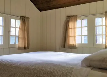 Rundle Chalets hotel thumbnail 6