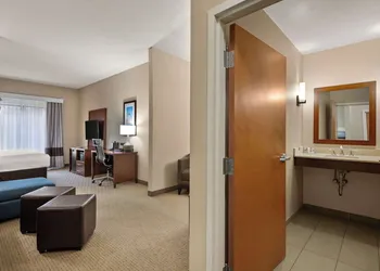 Comfort Suites Hummelstown - Hershey hotel thumbnail 4