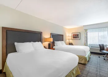 Best Western Plus University Park Inn & Suites hotel thumbnail 7