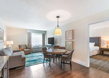 Best Western Plus University Park Inn & Suites hotel thumbnail 8
