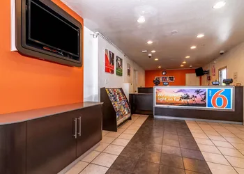 Motel 6 Palm Springs, CA - East - Palm Canyon hotel thumbnail 3