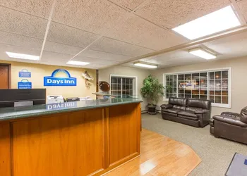 Days Inn by Wyndham Pierre hotel thumbnail 3