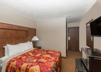 Days Inn by Wyndham Pierre hotel thumbnail 6