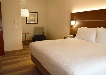 Holiday Inn Express & Suites Albany by IHG hotel thumbnail 8