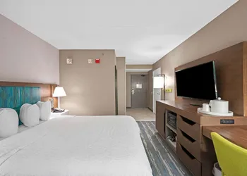 Hampton Inn Cleveland-Westlake hotel thumbnail 4