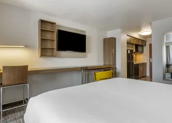 MainStay Suites Coeur d'Alene hotel thumbnail 4