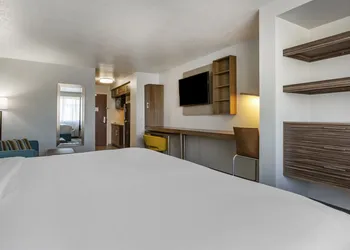 MainStay Suites Coeur d'Alene hotel thumbnail 8