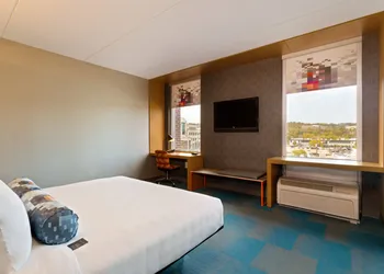 Aloft by Marriott Birmingham Soho Square hotel thumbnail 4