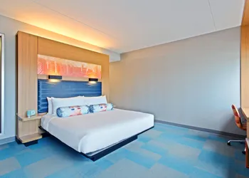 Aloft by Marriott Birmingham Soho Square hotel thumbnail 5