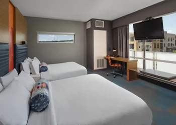 Aloft by Marriott Birmingham Soho Square hotel thumbnail 8