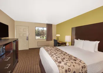 Days Inn by Wyndham San Jose Airport hotel thumbnail 6