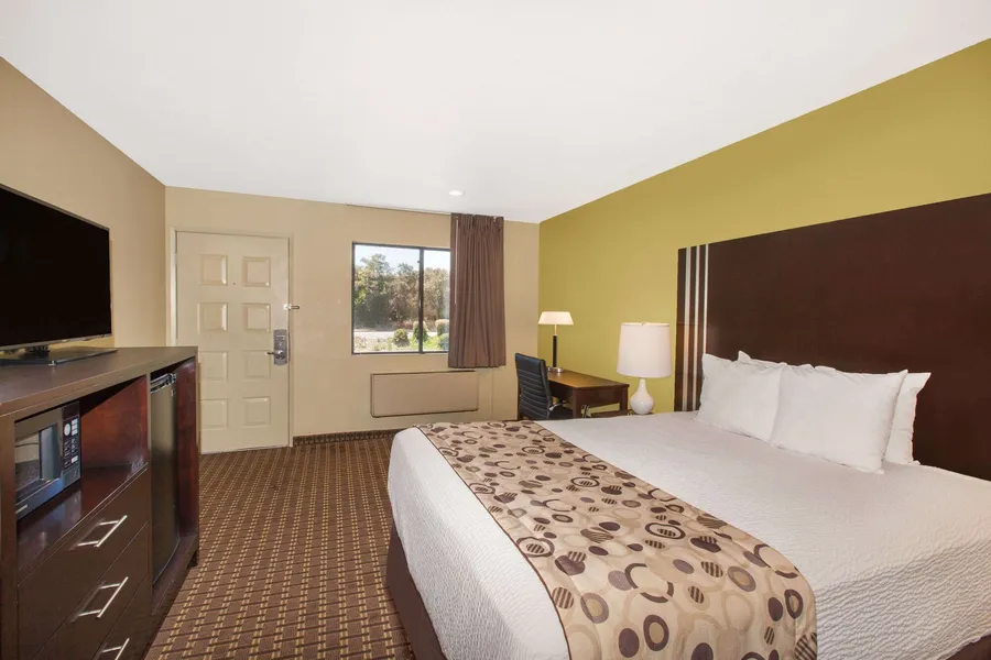 Days Inn by Wyndham San Jose Airport hotel detail image 6