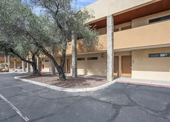 DoubleTree by Hilton Tucson - Reid Park hotel thumbnail 5