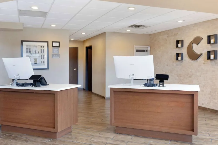 Comfort Inn & Suites Wichita Northeast hotel detail image 2