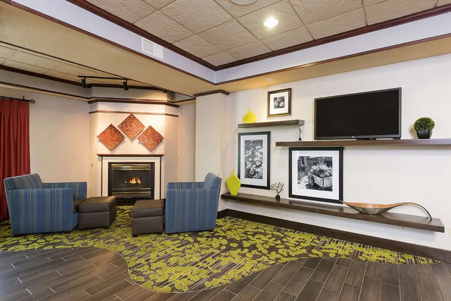 Hampton Inn Mt. Pleasant hotel detail image 2
