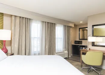 Hampton Inn Mt. Pleasant hotel thumbnail 5