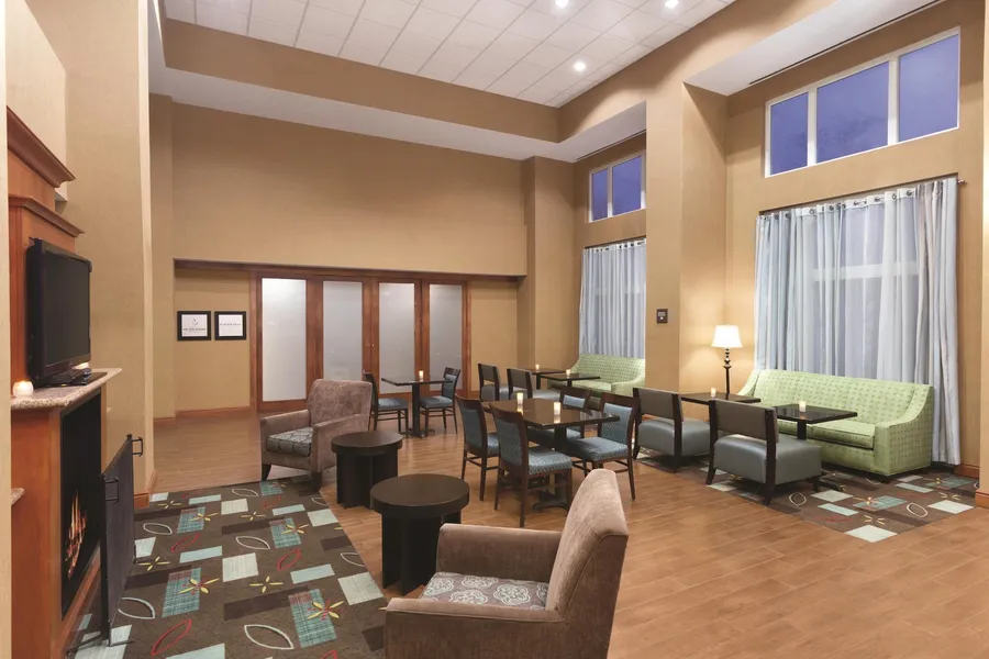 Hampton Inn & Suites Greenfield hotel detail image 6