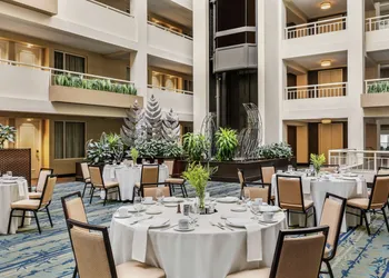 Embassy Suites by Hilton Boston Waltham hotel thumbnail 2