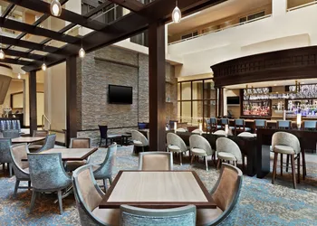 Embassy Suites by Hilton Boston Waltham hotel thumbnail 4