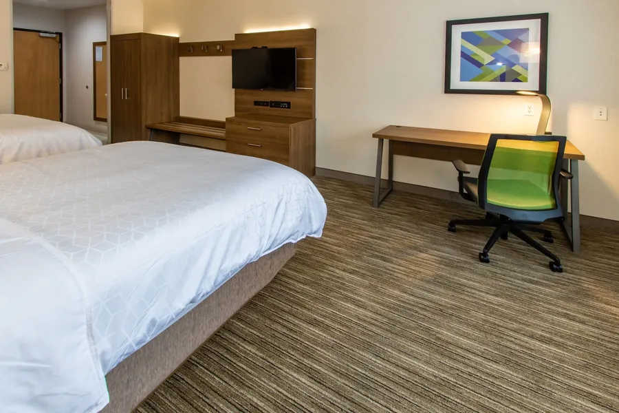 Holiday Inn Express Hotel & Suites Roseville-Galleria Area by IHG hotel detail image 2