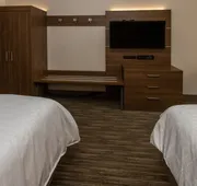 Holiday Inn Express Hotel & Suites Roseville-Galleria Area by IHG hotel detail image 4