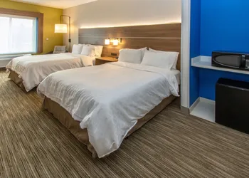 Holiday Inn Express Hotel & Suites Roseville-Galleria Area by IHG hotel thumbnail 6