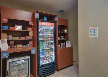 Quality Suites Near Cedar Creek Lake hotel thumbnail 4