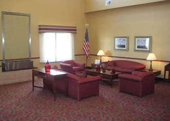 Quality Suites Near Cedar Creek Lake hotel thumbnail 6