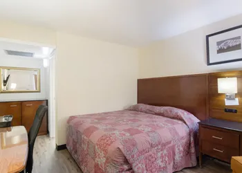 Rodeway Inn Greeley hotel thumbnail 4