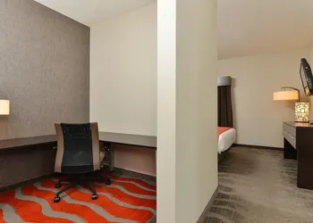 Holiday Inn Express & Suites Edmonton International Airport by IHG hotel thumbnail 3