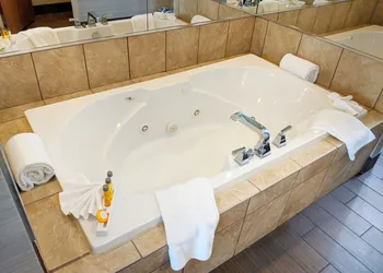 Holiday Inn Purdue - Fort Wayne by IHG hotel thumbnail 8