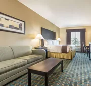 Days Inn & Suites by Wyndham Mineral Wells hotel detail image 3