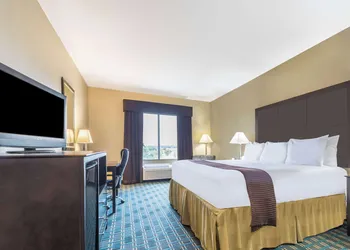 Days Inn & Suites by Wyndham Mineral Wells hotel thumbnail 6