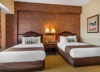 Maine Evergreen Hotel, an Ascend Collection Hotel hotel thumbnail 5