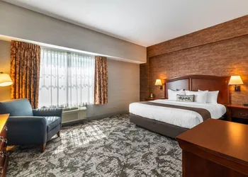 Maine Evergreen Hotel, an Ascend Collection Hotel hotel thumbnail 7