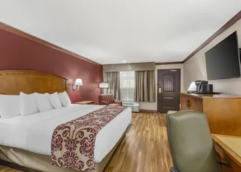 Best Western Plus Greenwell Inn hotel thumbnail 6