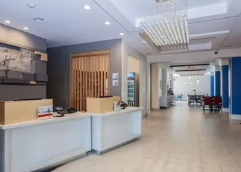 Holiday Inn Express Hotel & Suites Houston-Alvin by IHG hotel thumbnail 4