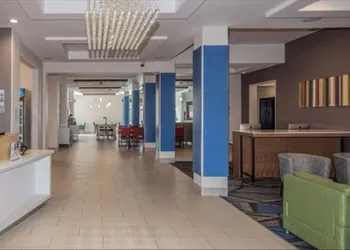 Holiday Inn Express Hotel & Suites Houston-Alvin by IHG hotel thumbnail 5