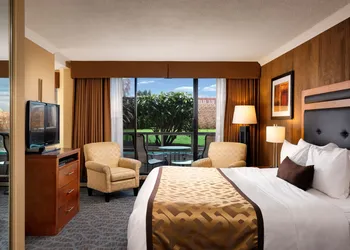 Best Western Plus Inner Harbour hotel thumbnail 4