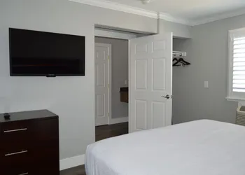 Fairview Inn and Suites hotel thumbnail 6