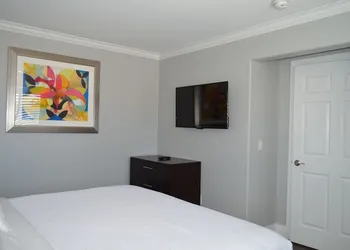 Fairview Inn and Suites hotel thumbnail 7