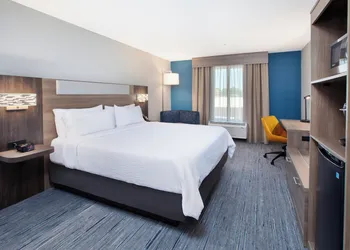 Holiday Inn Express and Suites Turlock by IHG hotel thumbnail 4