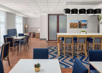 Hampton Inn Fairmont hotel thumbnail 5